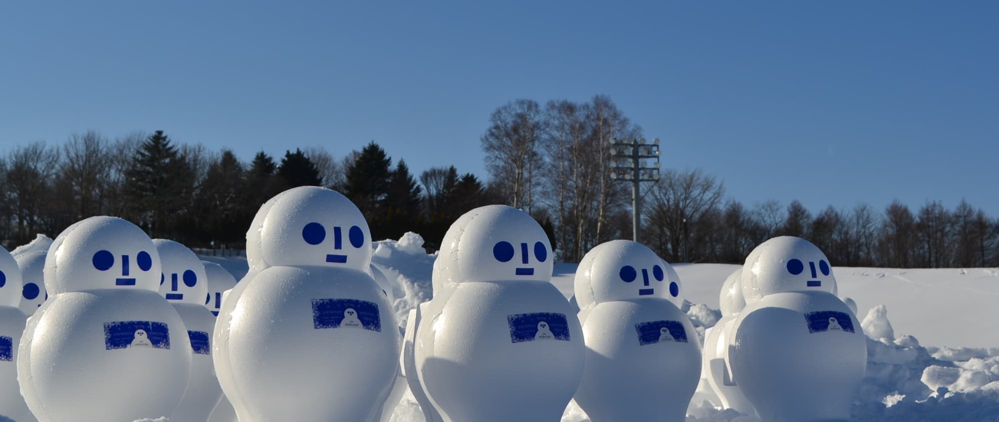 発送を心待つ雪だるまたち