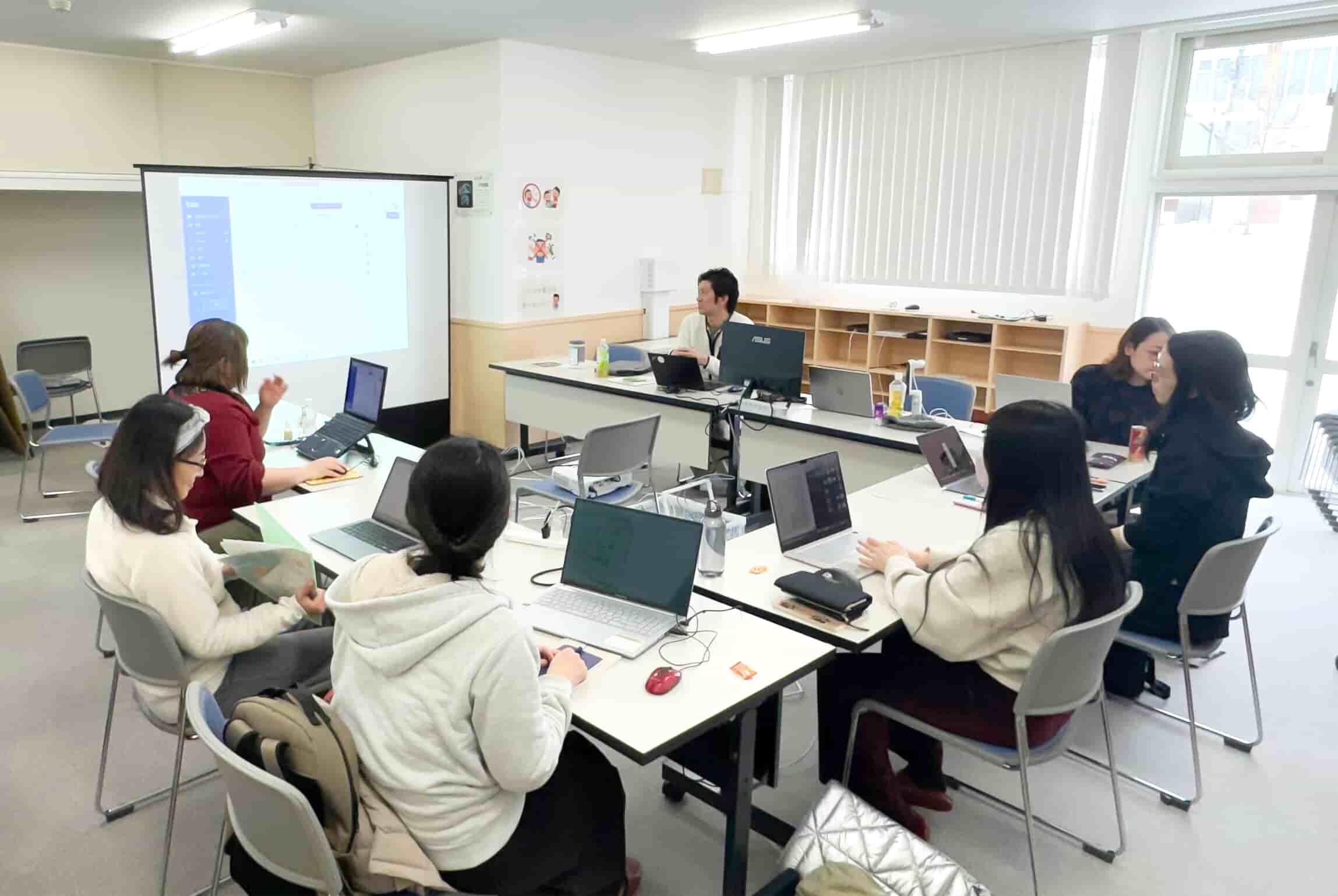 長期プログラムの対面学習のようす